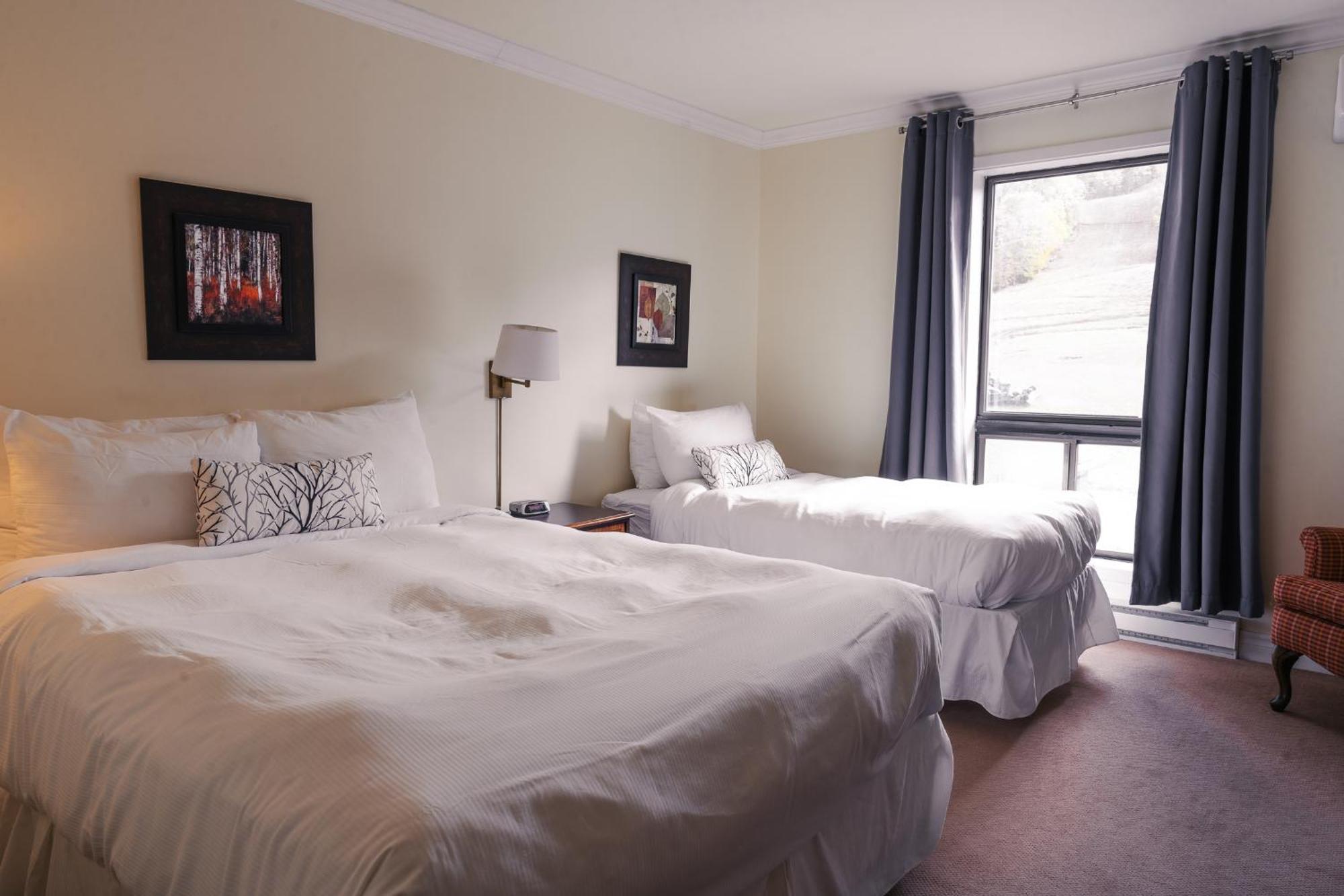 Mont Blanc Hotel & Condos Saint-Faustin Room photo