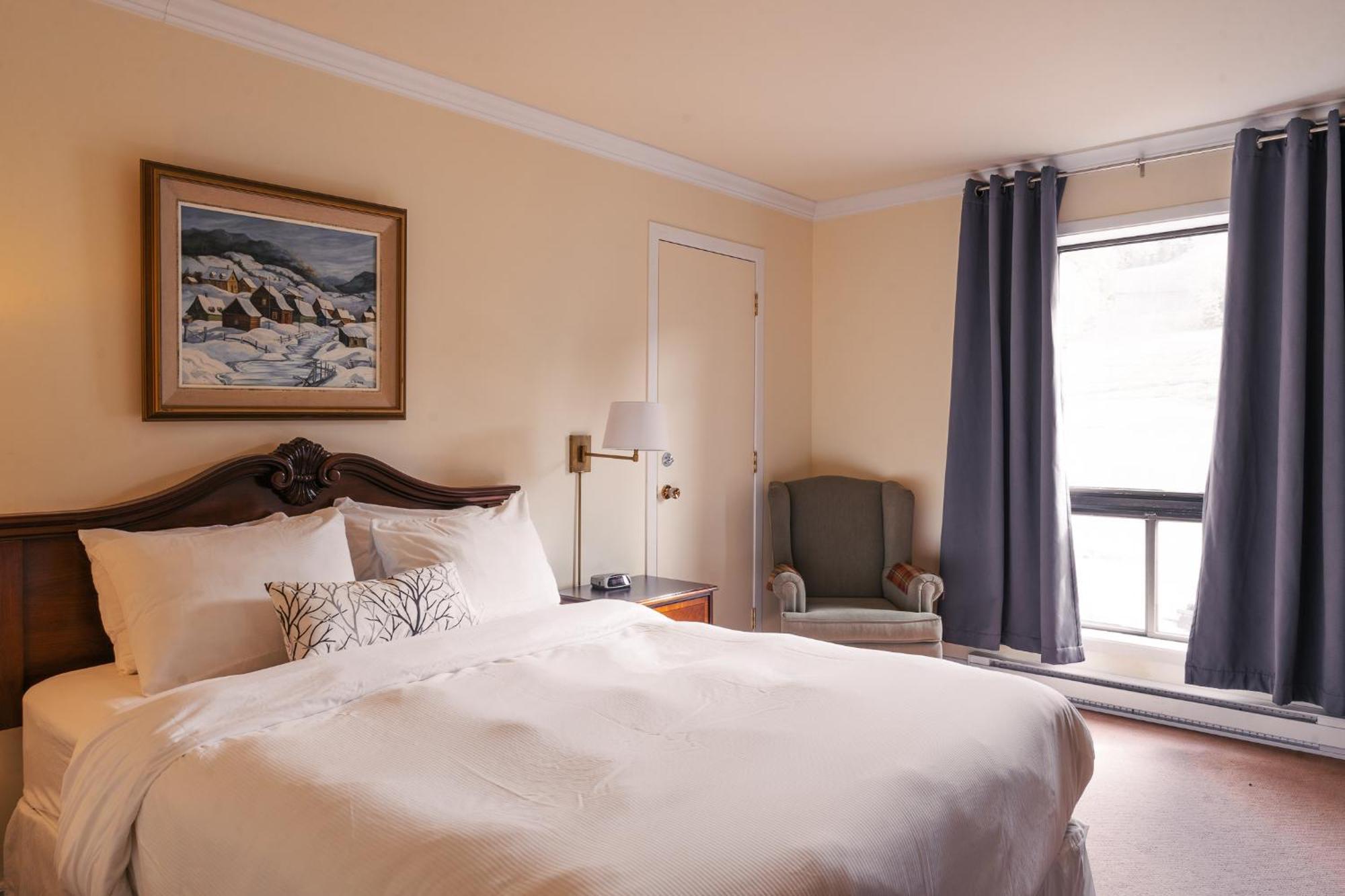 Mont Blanc Hotel & Condos Saint-Faustin Room photo