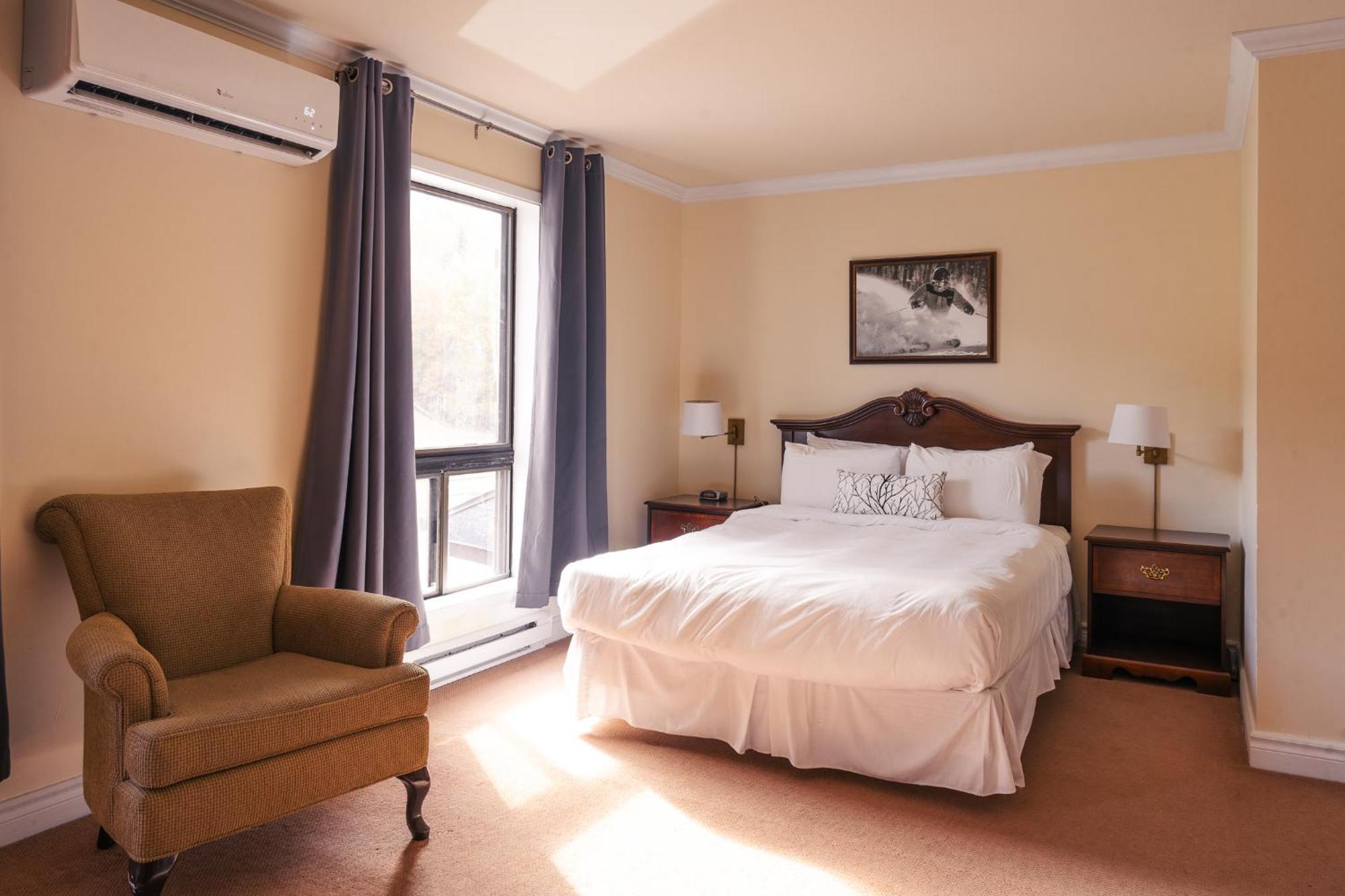 Mont Blanc Hotel & Condos Saint-Faustin Room photo