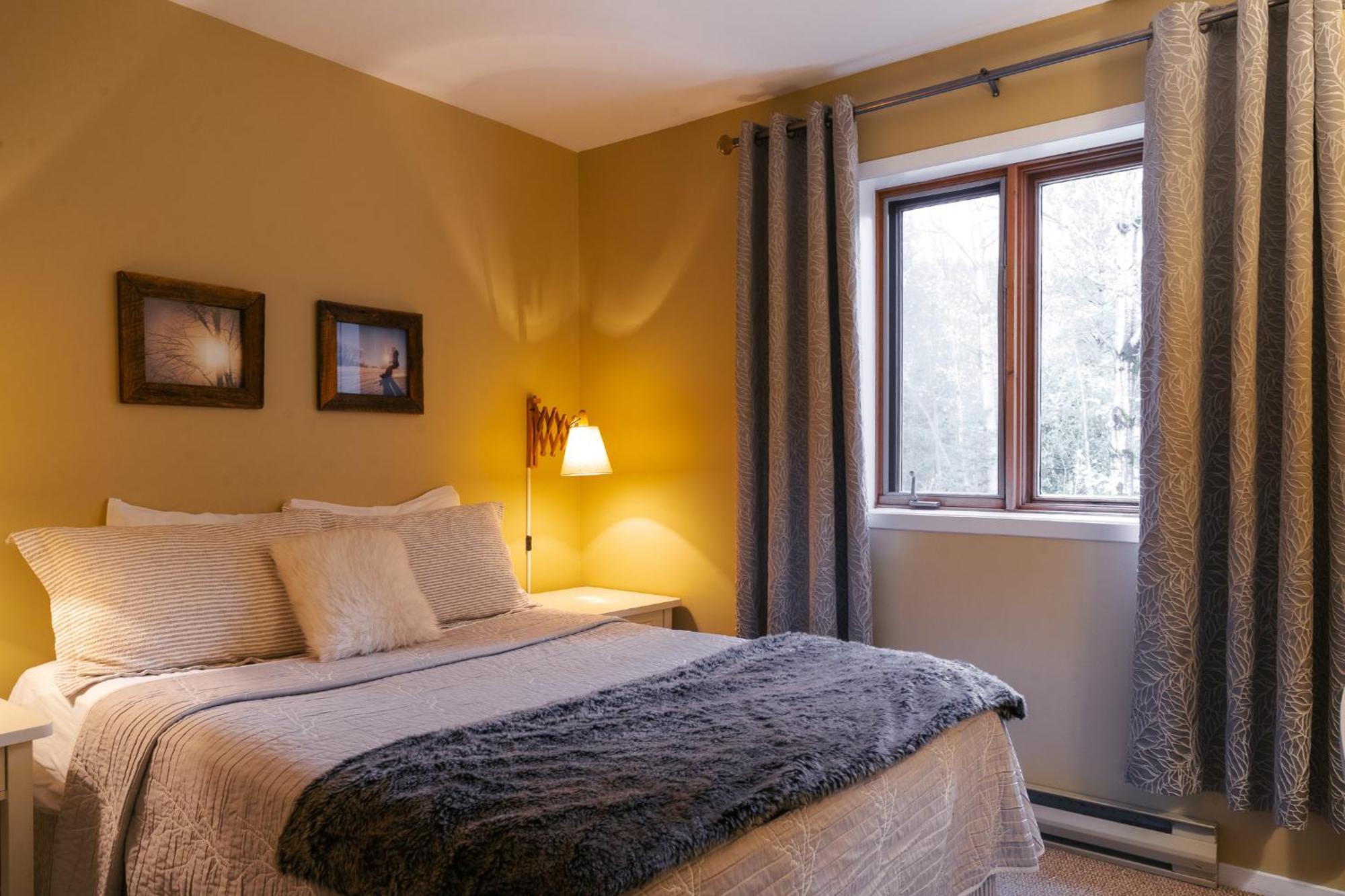 Mont Blanc Hotel & Condos Saint-Faustin Room photo